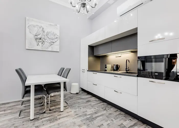 Apartment Thunovska 10