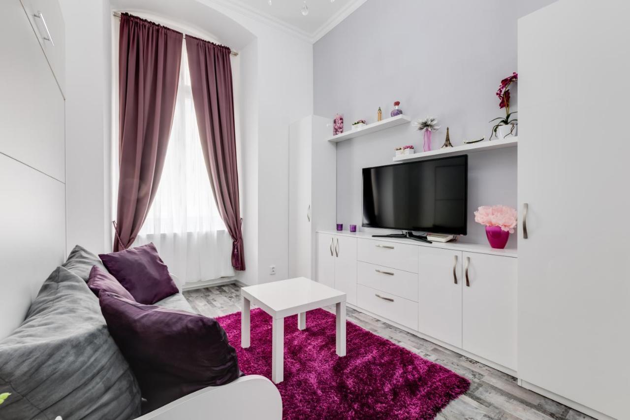 Thunovska 10 * Praga
