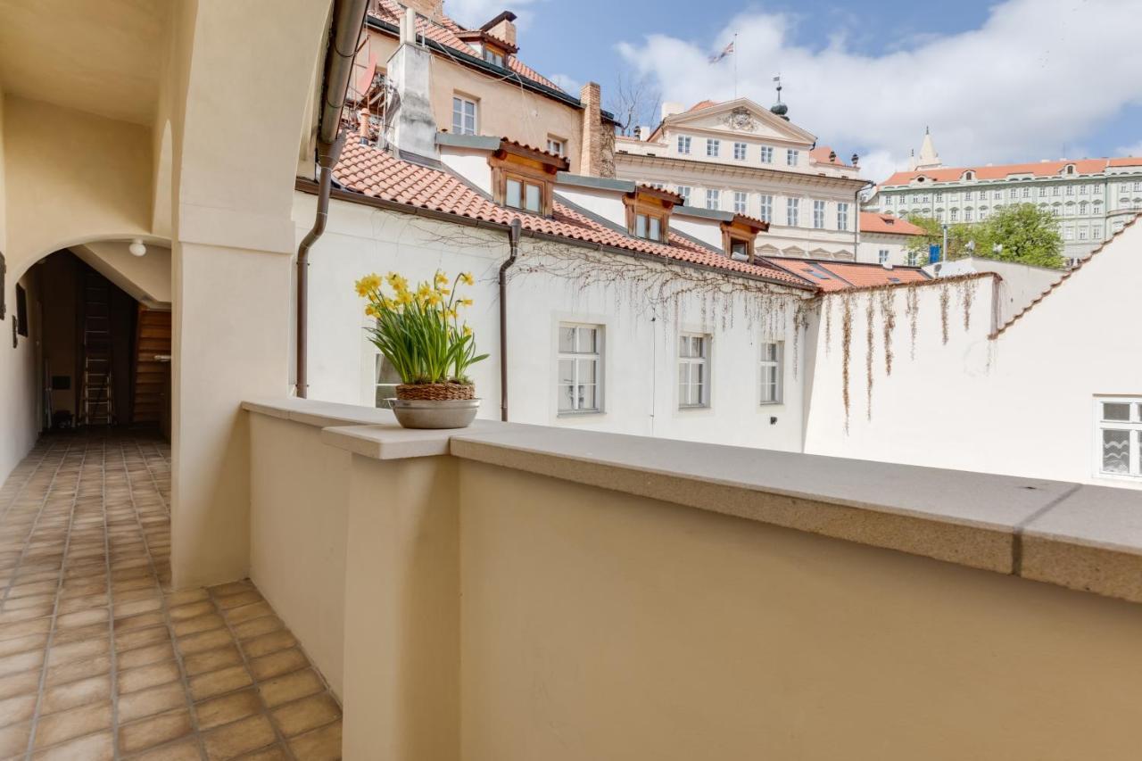 Thunovska 10 Apartament